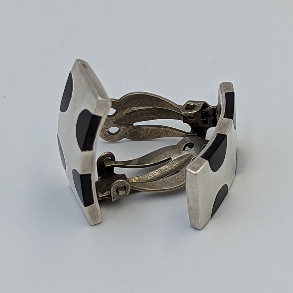 Vintage Taxco Mexico Sterling Onyx Inlay Half Polkadot Design Clip on Earrings - Picture 5 of 11